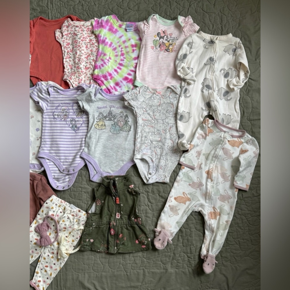 BIG SALE Lot of 22 Baby Girl Onesies Pjs vest Pants Shirts - Picture 4 of 4